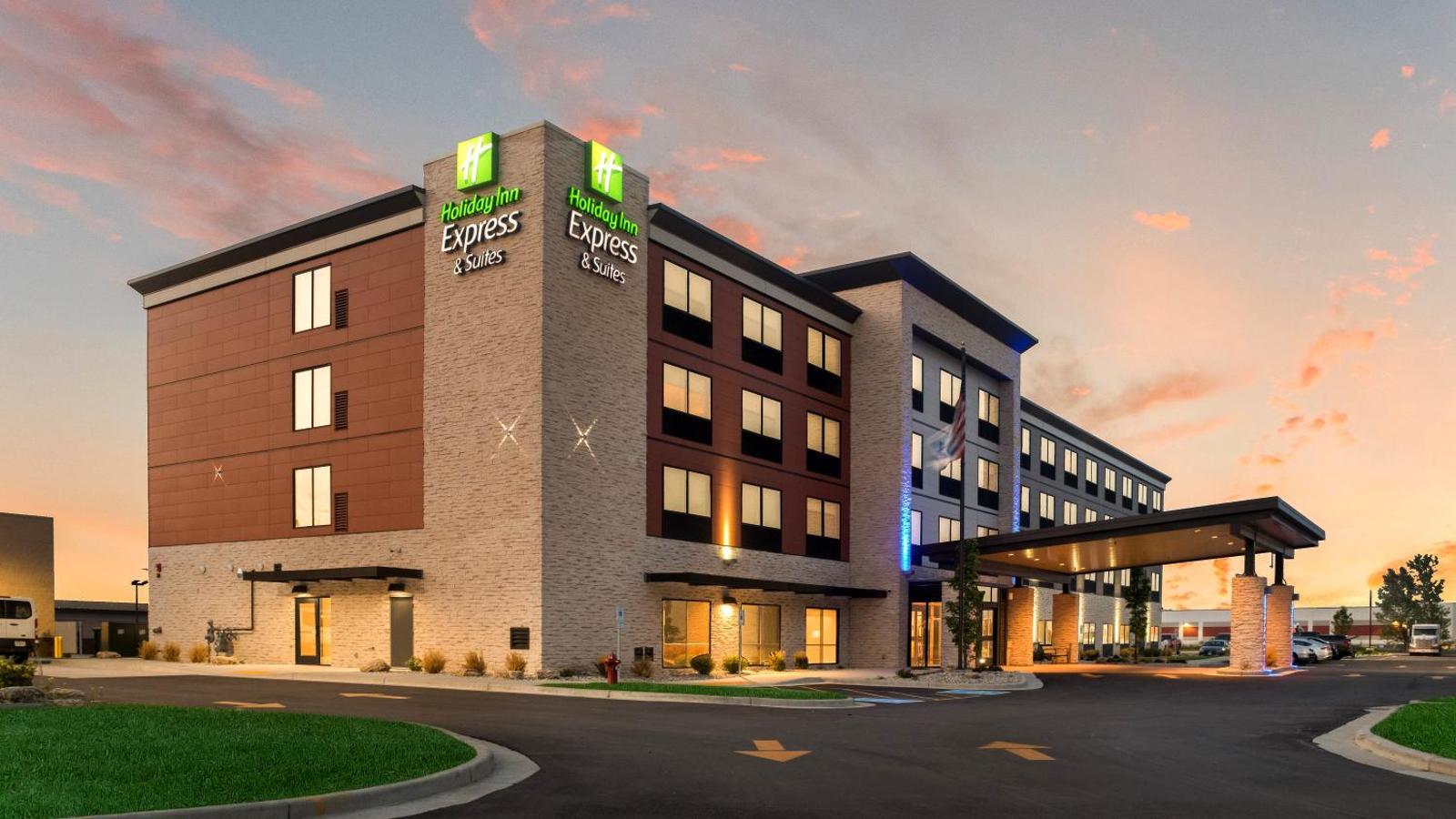 Holiday Inn Express & Suites Racine
