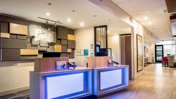 Holiday Inn Express & Suites Racine image 22